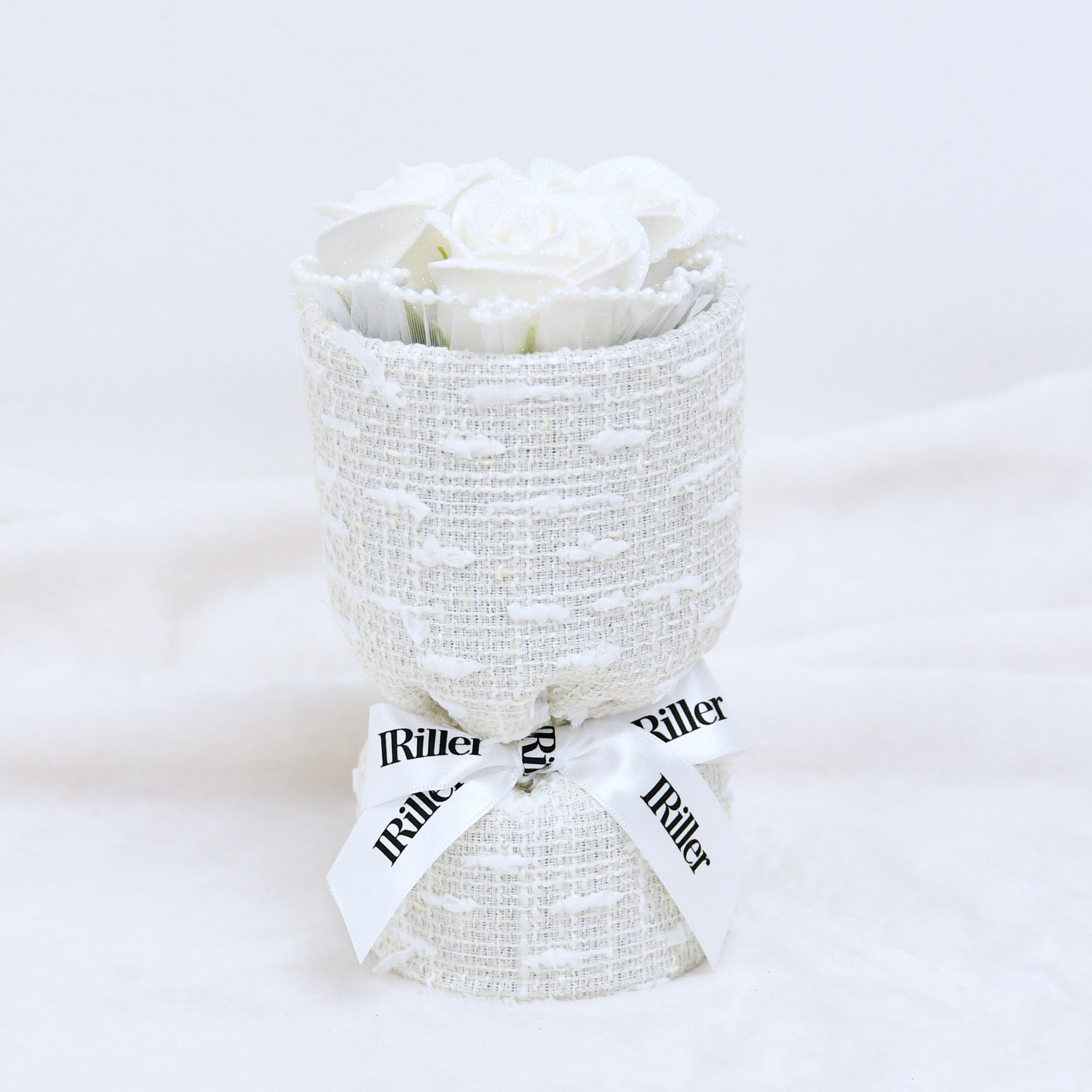 グリッターローズの花束 白のバラ ツイードブーケ｜【公式】IRiller