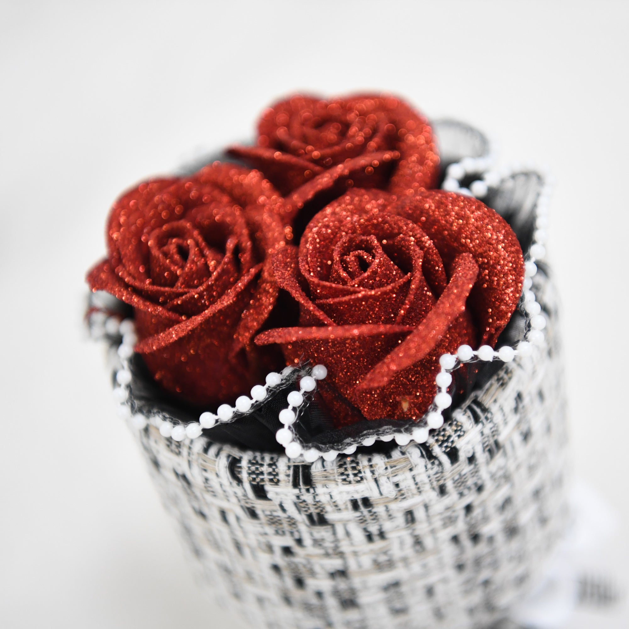 グリッターローズの花束 赤のバラ ツイードブーケ｜【公式】IRiller